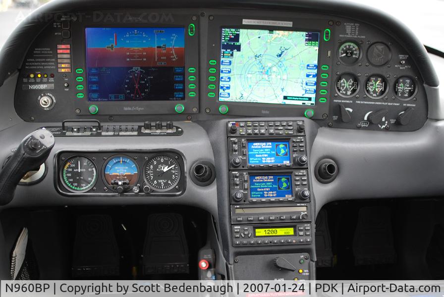 N960BP, 2004 Cirrus SR22 GTS C/N 1110, Interior of 960BP