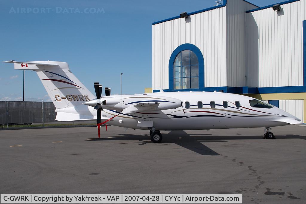 C-GWRK, 2003 Piaggio P-180 Avanti C/N 1061, Piaggio P180
