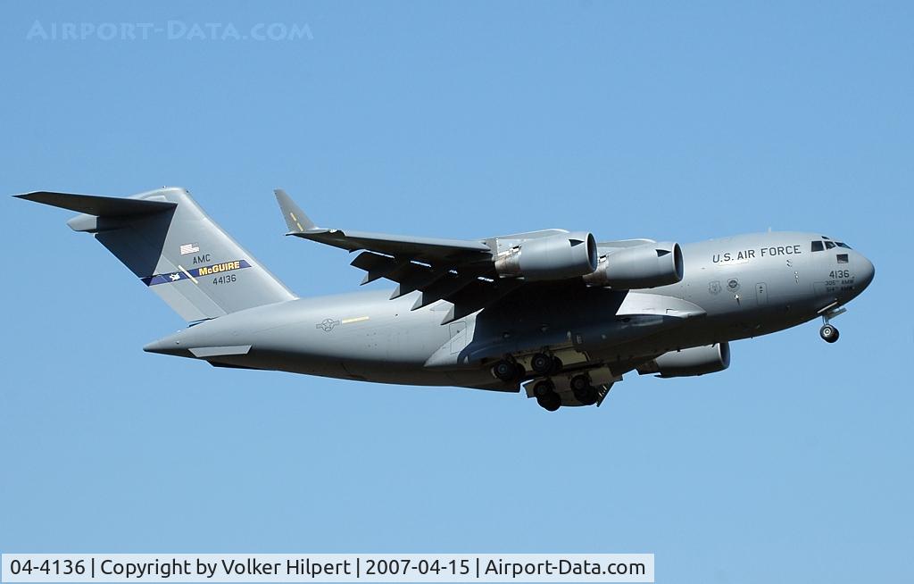 04-4136, 2004 Boeing C-17A Globemaster III C/N P-136, Boeing C-17A Globemaster III