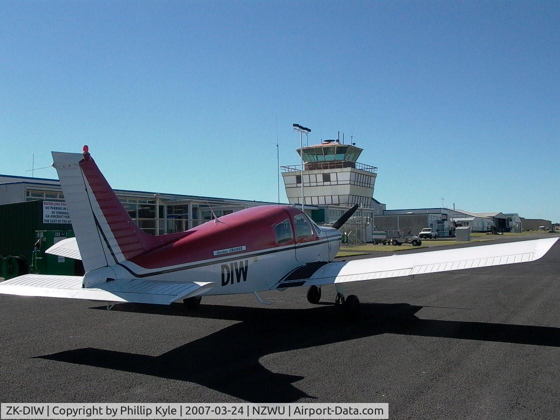 ZK-DIW, 1973 Piper PA-28-140 Cherokee Cruiser C/N 28-7425008, ZK-DIW at Wanganui
