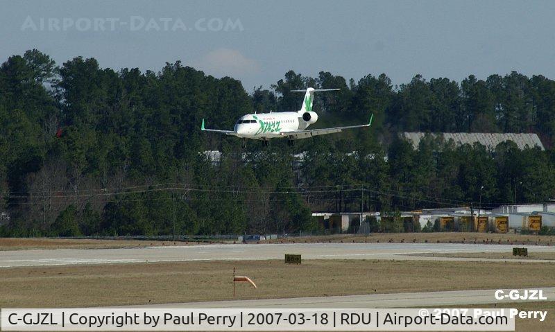 C-GJZL, 2001 Bombardier CRJ-200ER (CL-600-2B19) C/N 7572, Air Canada dropping in to Raleigh for the morning flight