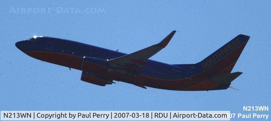 N213WN, 2005 Boeing 737-7H4 C/N 34217, Gear up and putting on the speed