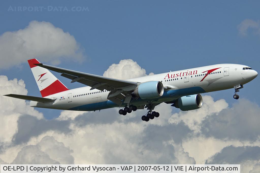 OE-LPD, 2006 Boeing 777-2Z9/ER C/N 35960, on final