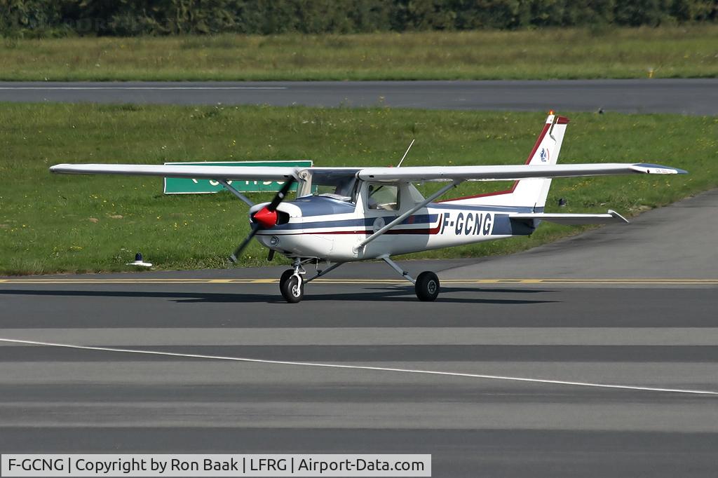 F-GCNG, Reims F152 C/N 1781, Just vacated the runway at Deauville-Trouville