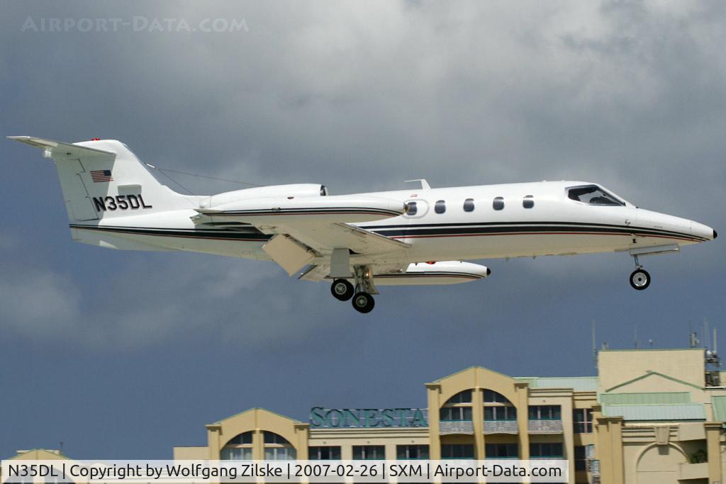 N35DL, 1980 Gates Learjet 25D C/N 317, visitor