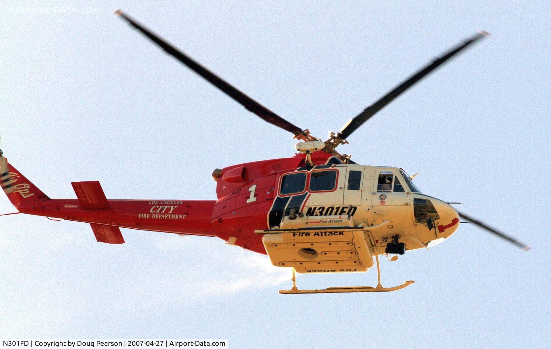 N301FD, 2004 Bell 412EP C/N 36329, LA City Fire Department Fire 1 flying by