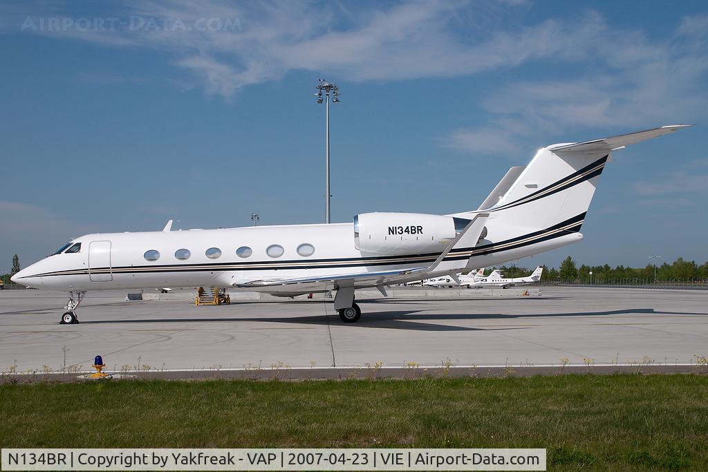 N134BR, 2005 Gulfstream Aerospace GV-SP (G550) C/N 5072, Gulfstream 4