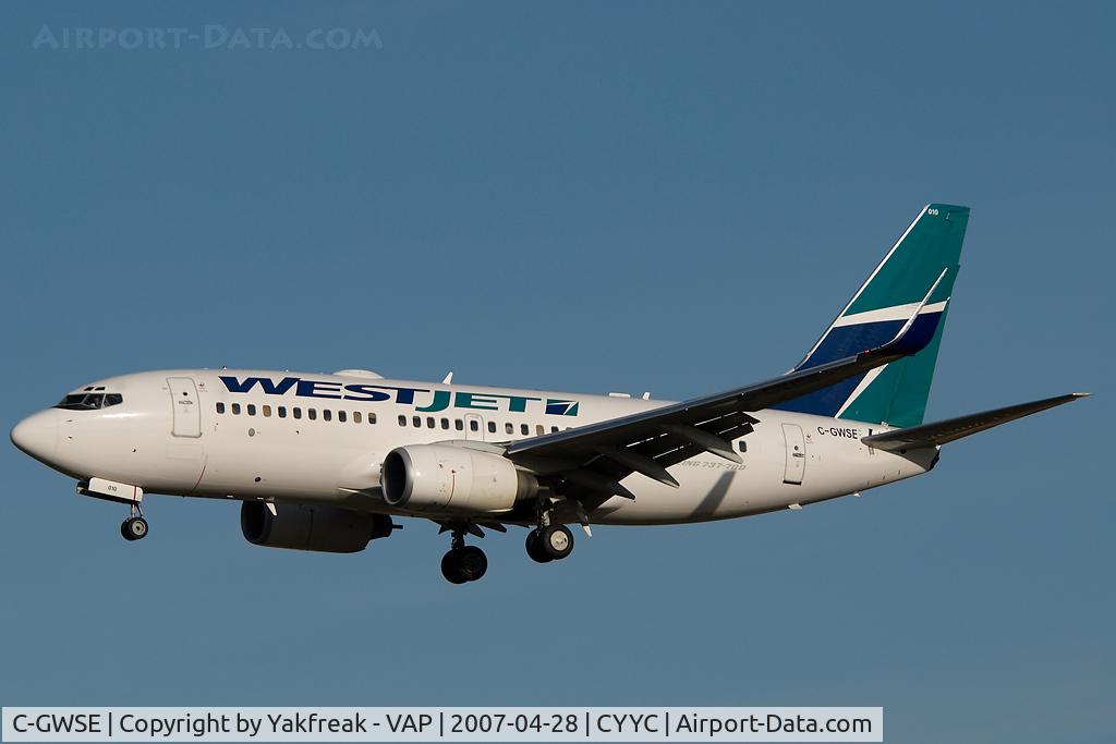 C-GWSE, 2002 Boeing 737-76N C/N 33379, Westjet Boeing 737-700