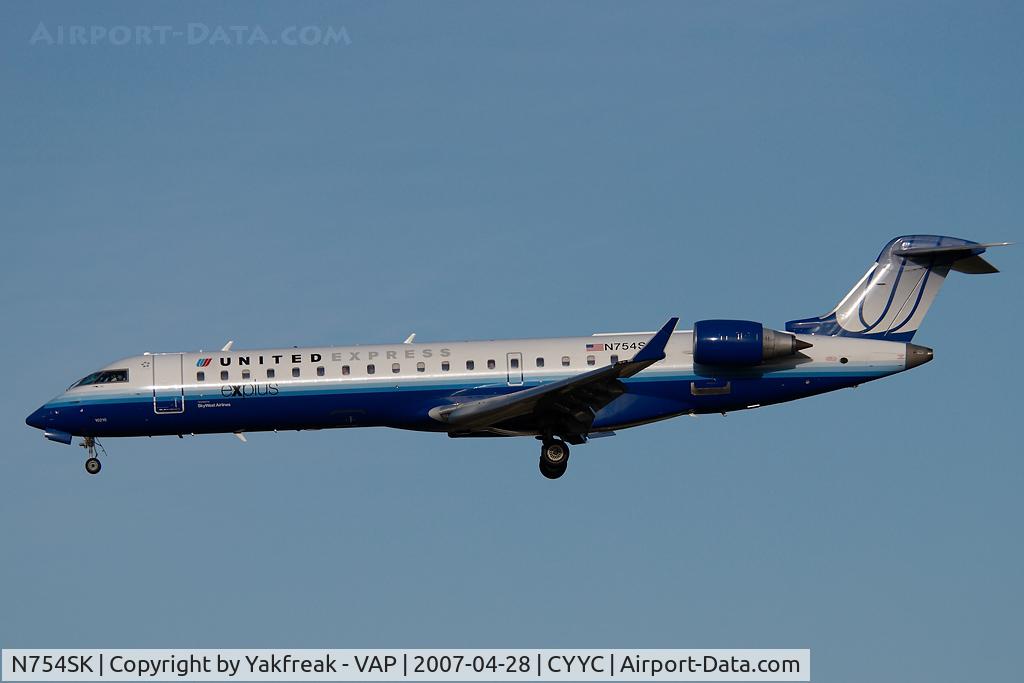 N754SK, 2005 Bombardier CRJ-701 (CL-600-2C10) Regional Jet C/N 10215, United Express Canadair Regionaljet 700
