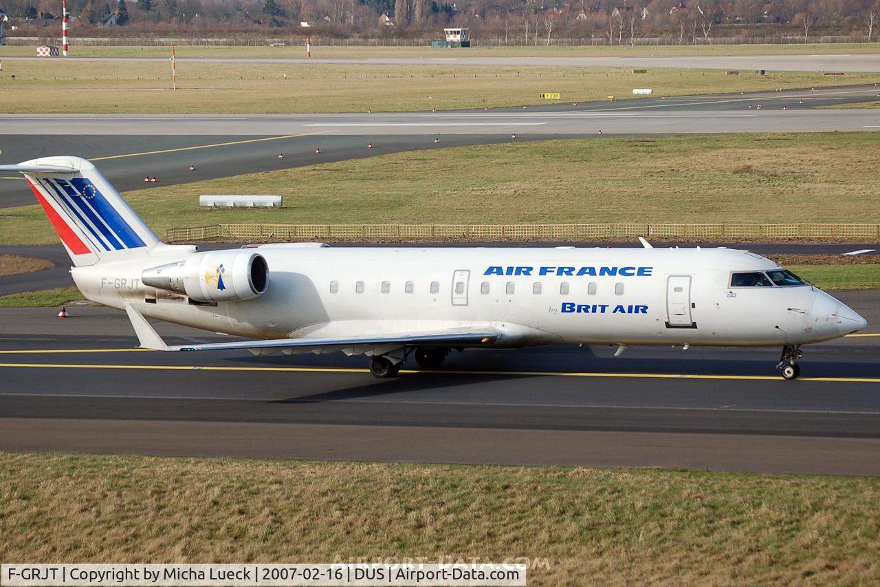 F-GRJT, 2000 Canadair CRJ-100ER (CL-600-2B19) C/N 7389, Taxiing to the runway