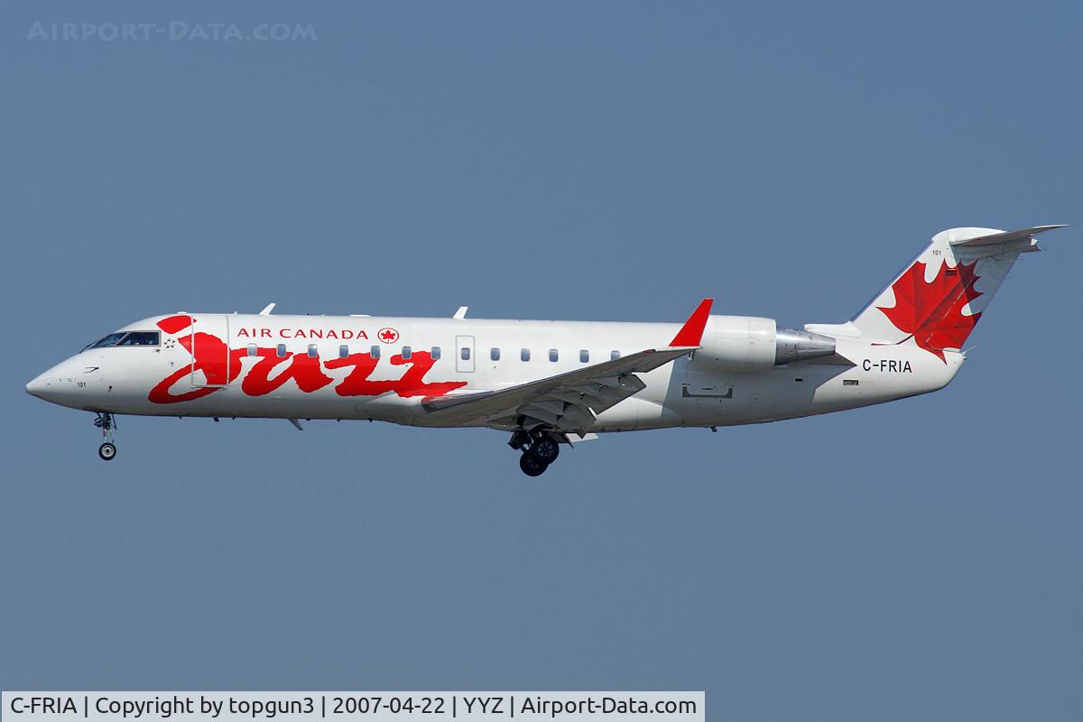 C-FRIA, 1994 Canadair CRJ-100ER (CL-600-2B19) C/N 7045, Short final for RWY23.