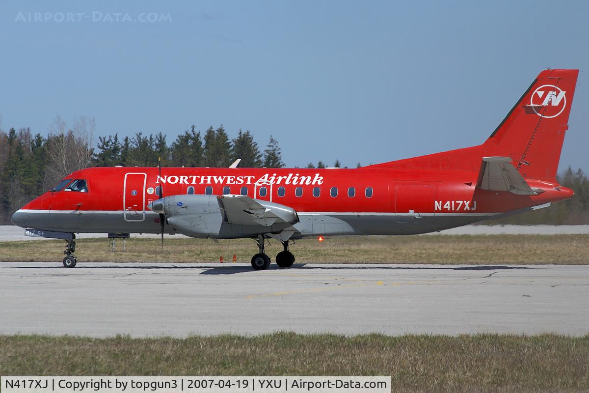 N417XJ, Saab 340B C/N 340B417, Taxiing on Bravo for departure.