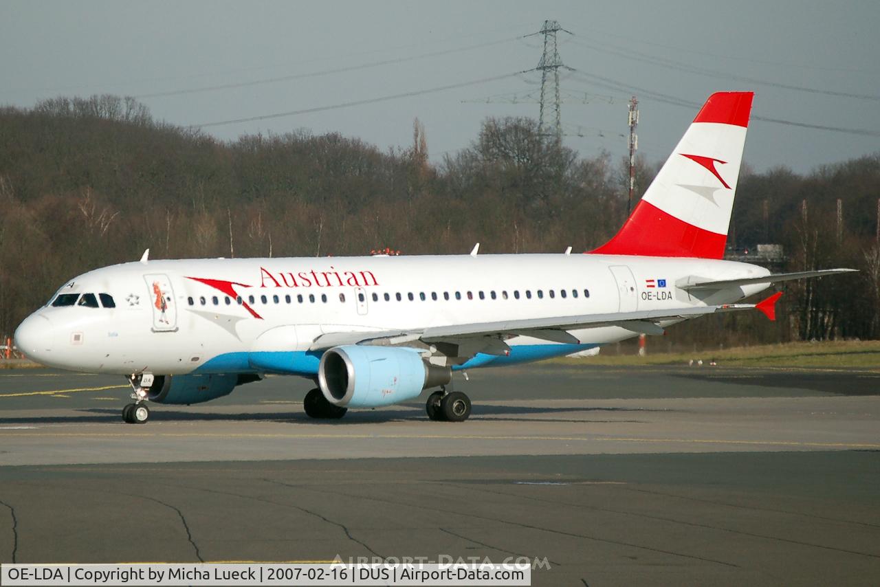 OE-LDA, 2004 Airbus A319-112 C/N 2131, Ready for take-off