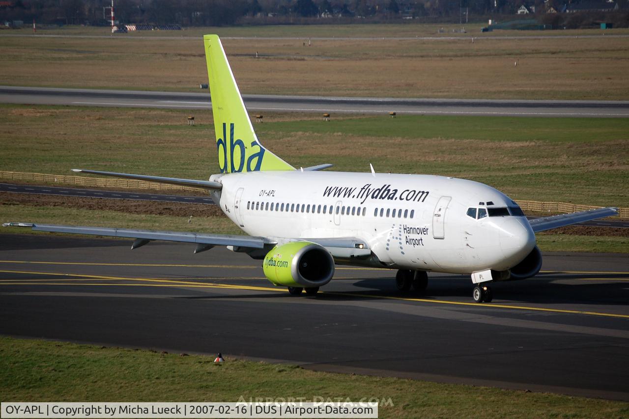 OY-APL, 1998 Boeing 737-5L9 C/N 28996, Taxiing to the runway