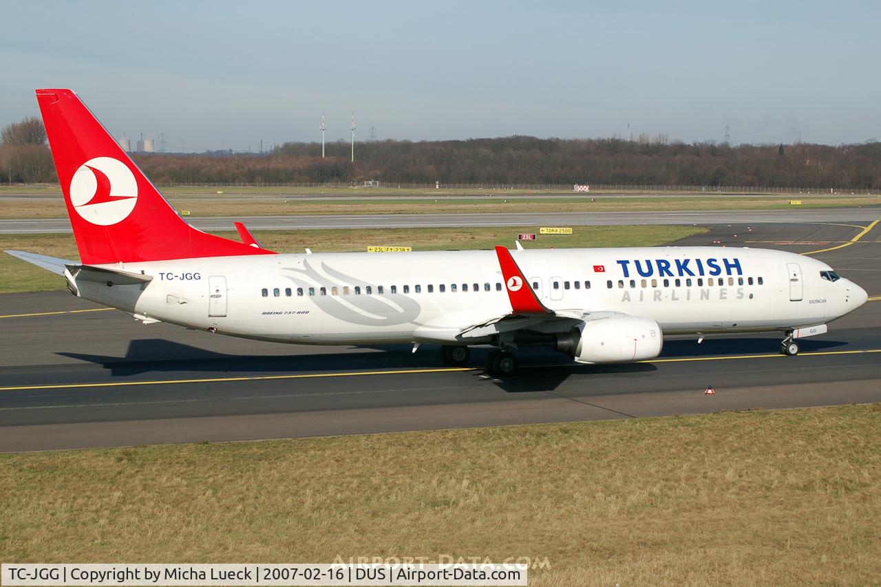 TC-JGG, 2005 Boeing 737-8F2 C/N 34405, Taxiing to the runway
