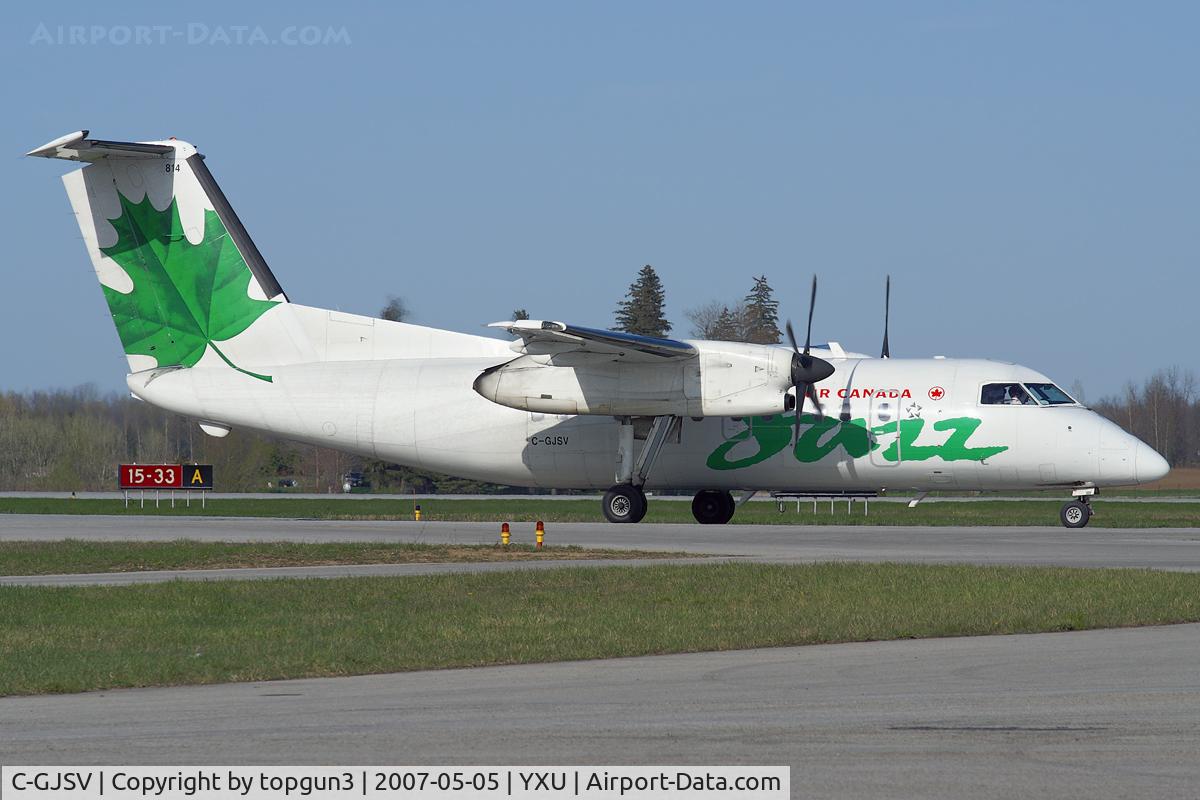 C-GJSV, 1987 De Havilland Canada DHC-8-102 Dash 8 C/N 085, Taxiing on Alpha.