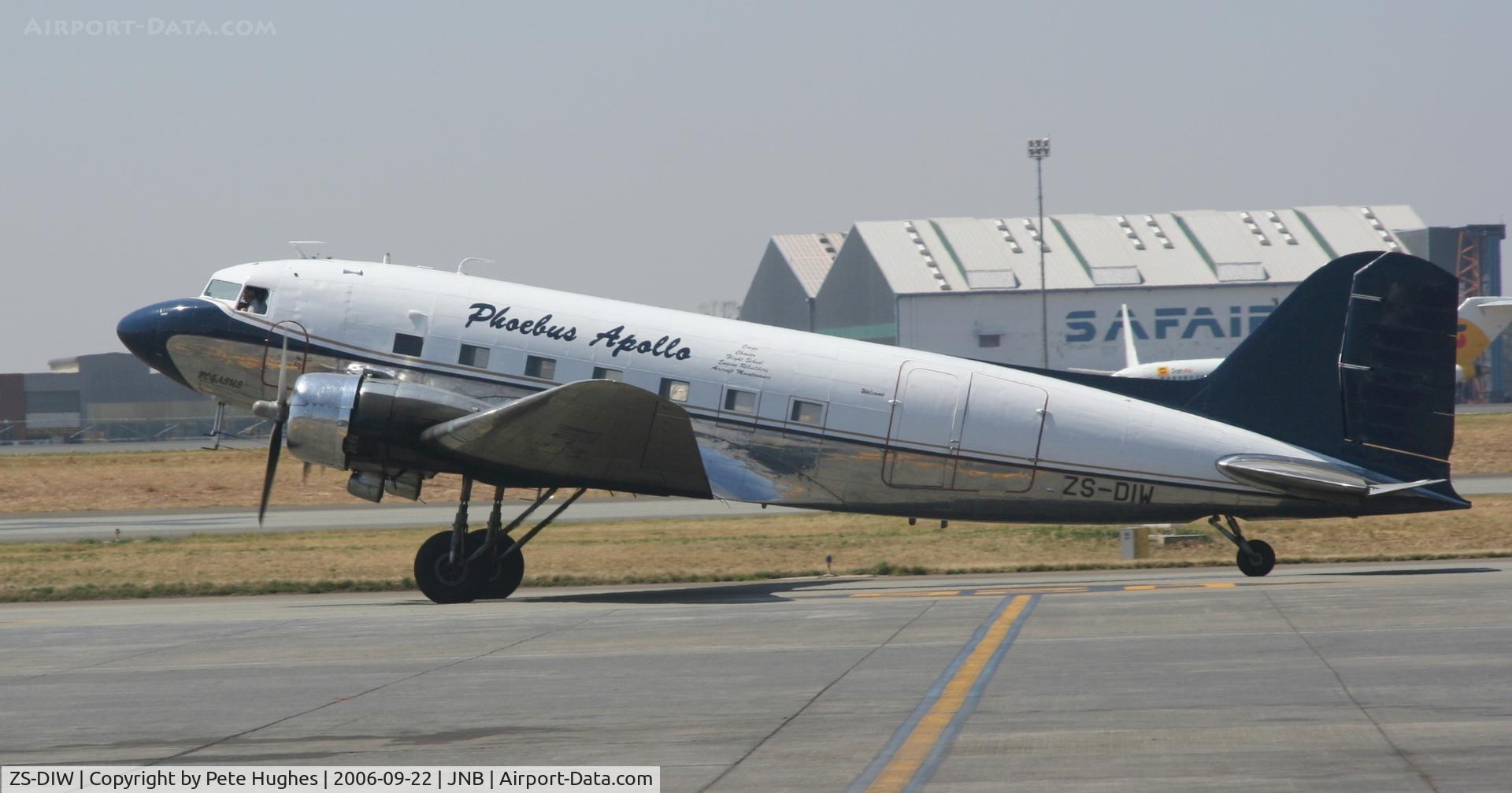 ZS-DIW, 1942 Douglas DC-3 C/N 11991, Phoebus Apollo DC3 at JNB
