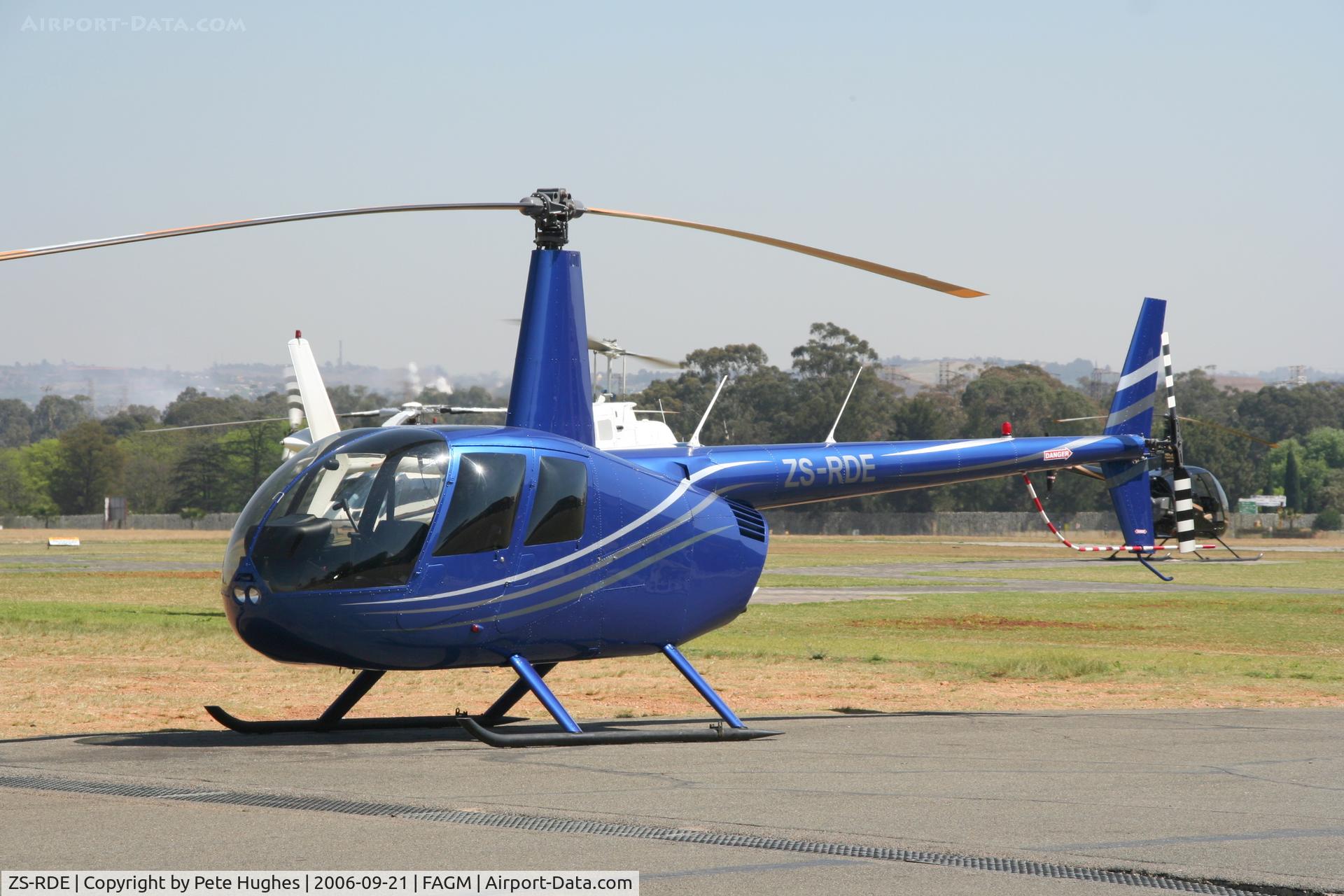 ZS-RDE, Robinson R44 Raven II C/N 11070, Robinson R44 at Rand, South Africa