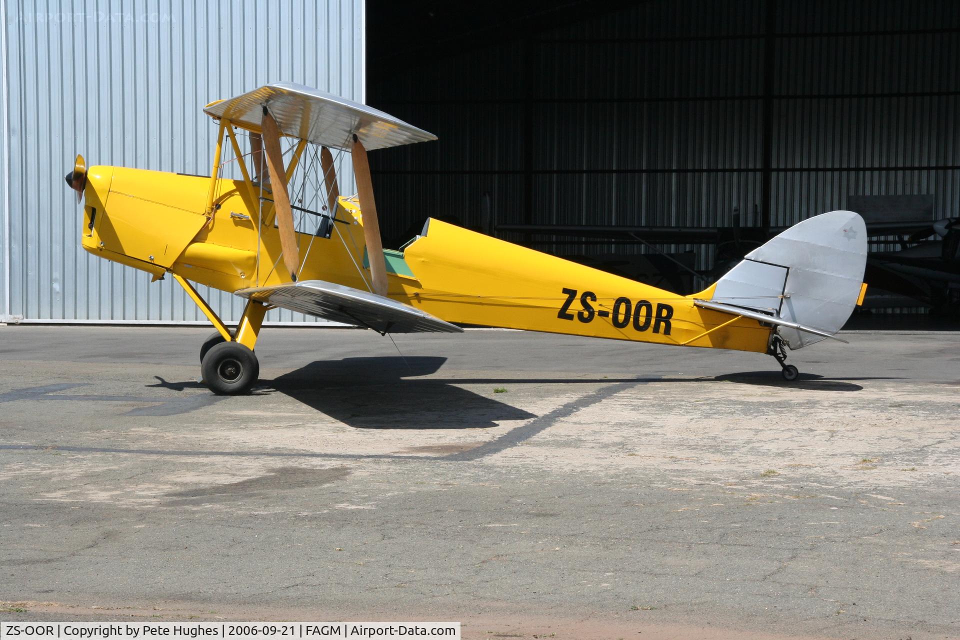 ZS-OOR, De Havilland Australia DH-82A Tiger Moth C/N DHA711, Tiger Moth at Rand