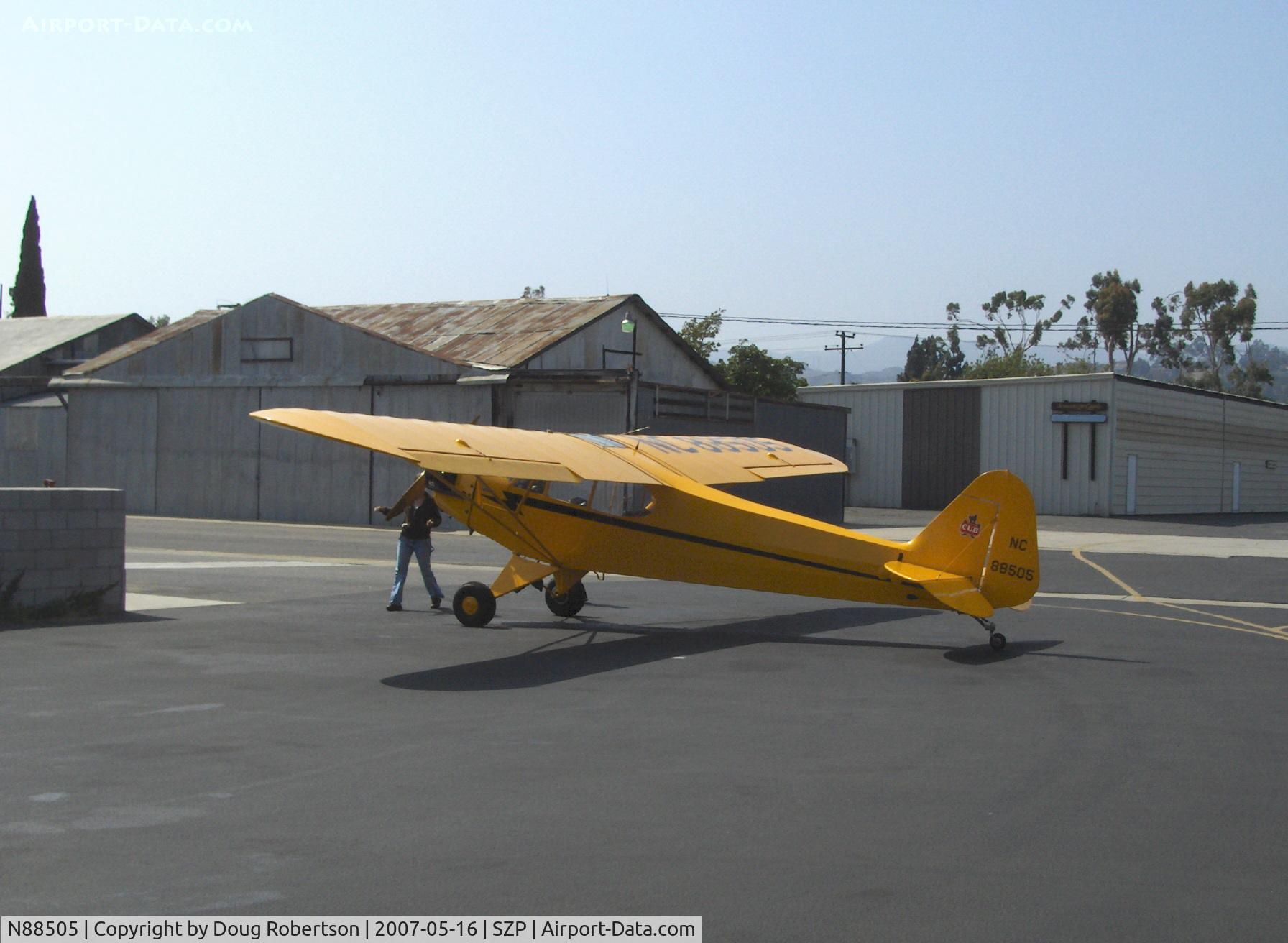 N88505, Piper J3C-65 Cub Cub C/N 16129, Piper J3C-65 CUB, Continental C65 65 Hp, refueling