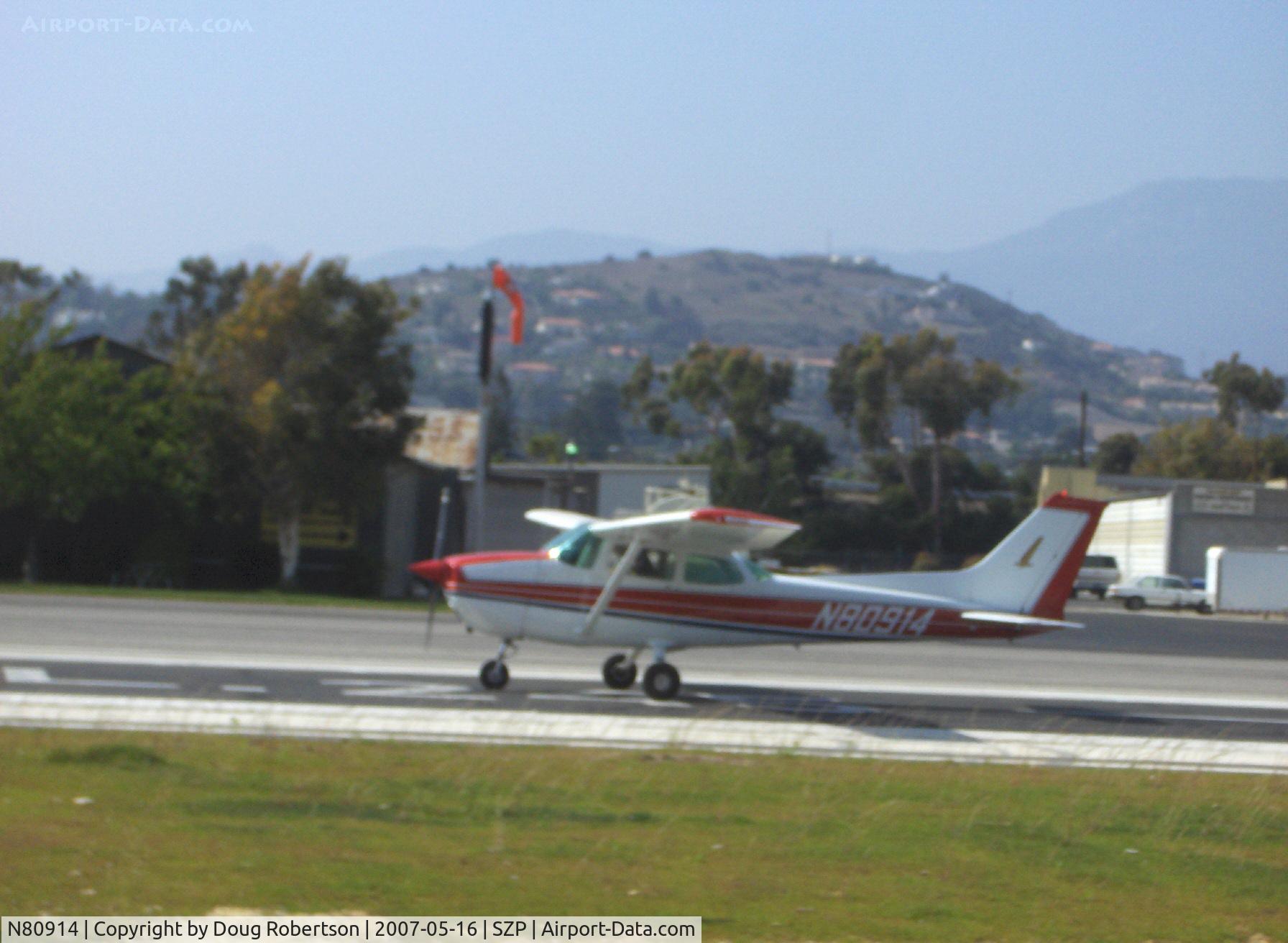 N80914, 1976 Cessna 172M C/N 17266799, 1976 Cessna 172M, Lycoming O-320-E2D 150 Hp, takeoff roll Rwy 22