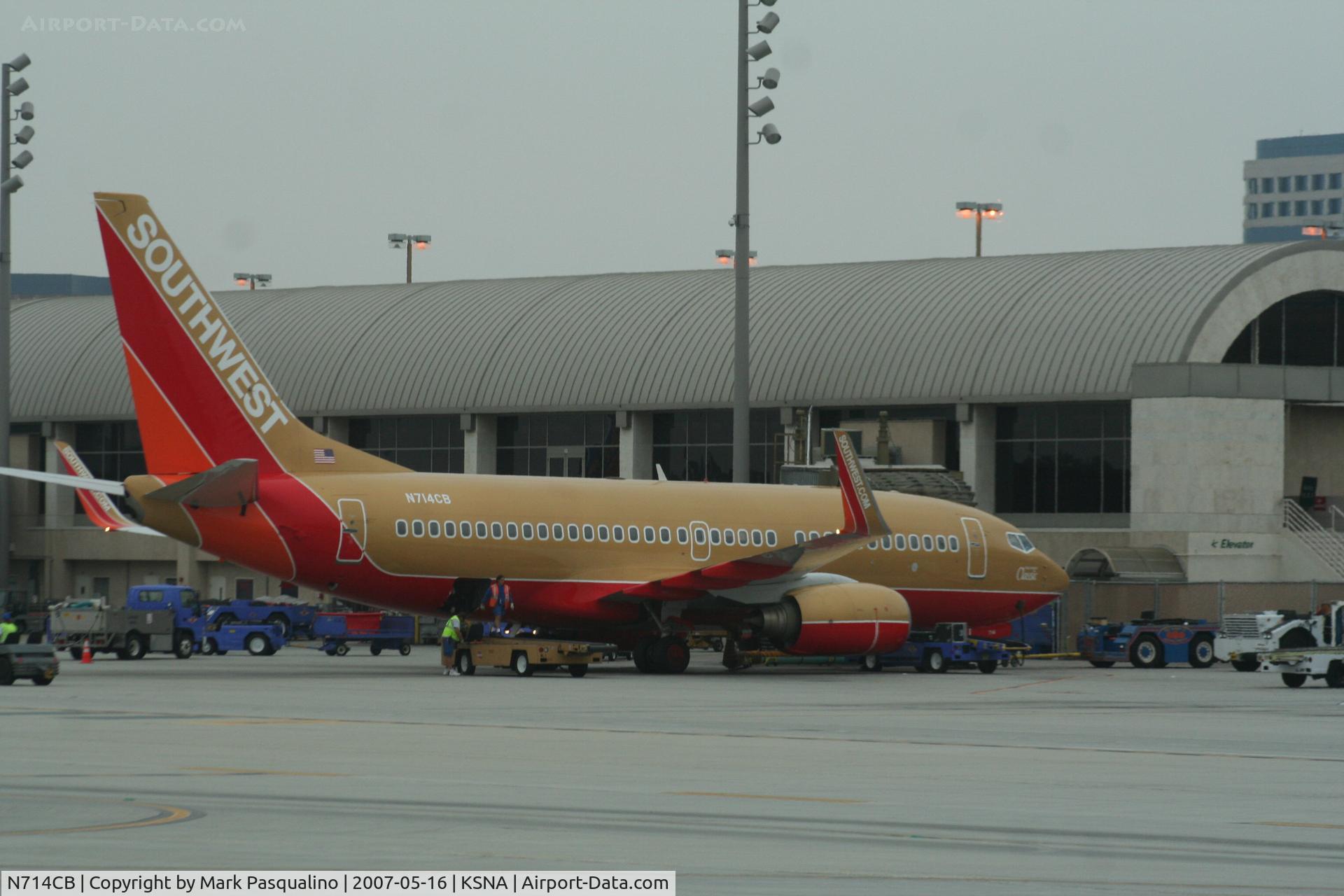N714CB, 1998 Boeing 737-7H4 C/N 27848, Boeing 737-300