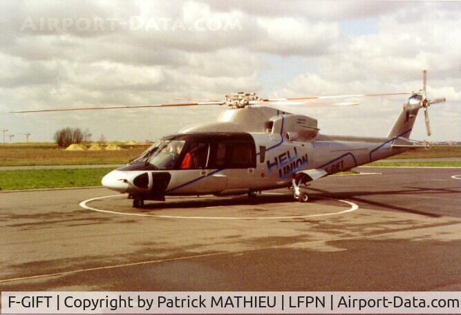 F-GIFT, Sikorsky S-76A C/N 760099, with the logo of Heli-Union