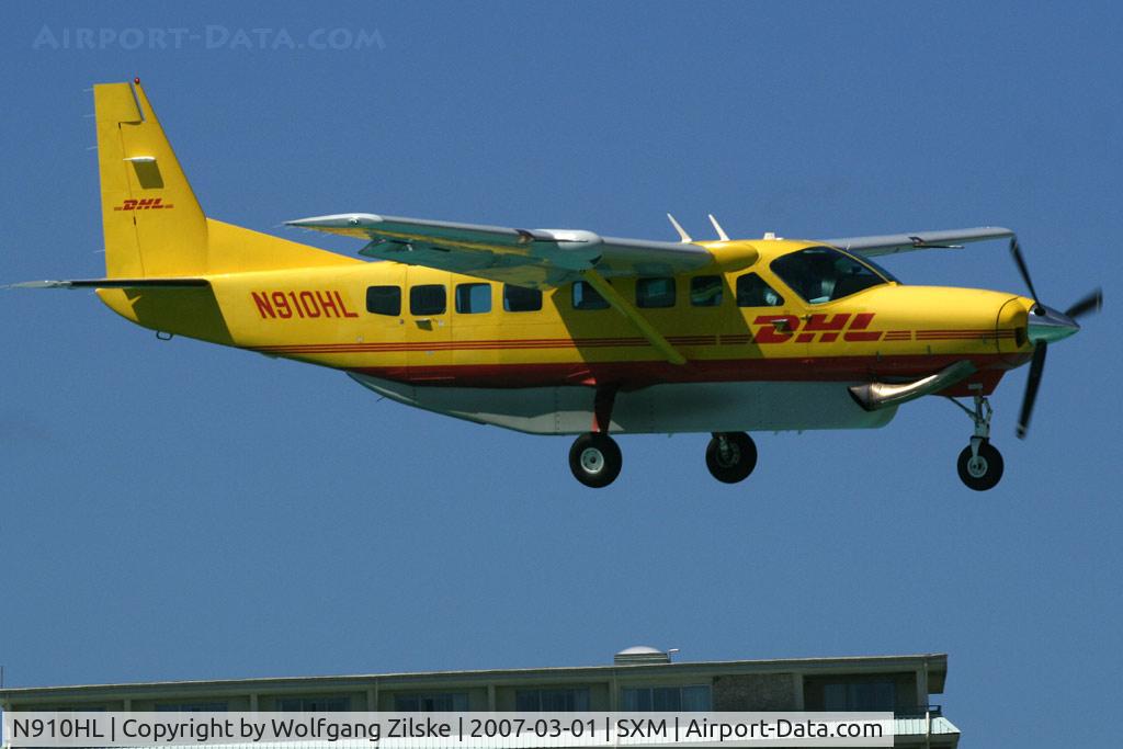 N910HL, 2004 Cessna 208B Grand Caravan C/N 208B1080, visitor