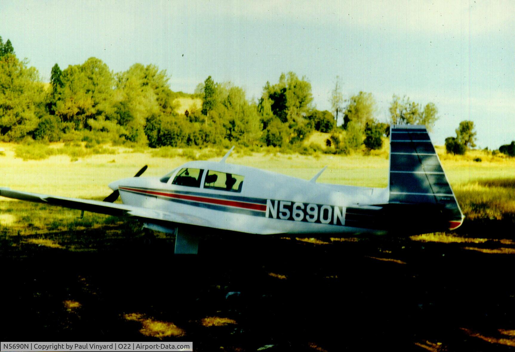 N5690N, 1983 Mooney M20J 201 C/N 24-1406, Columbia, CA Fly-in, Summer 1986