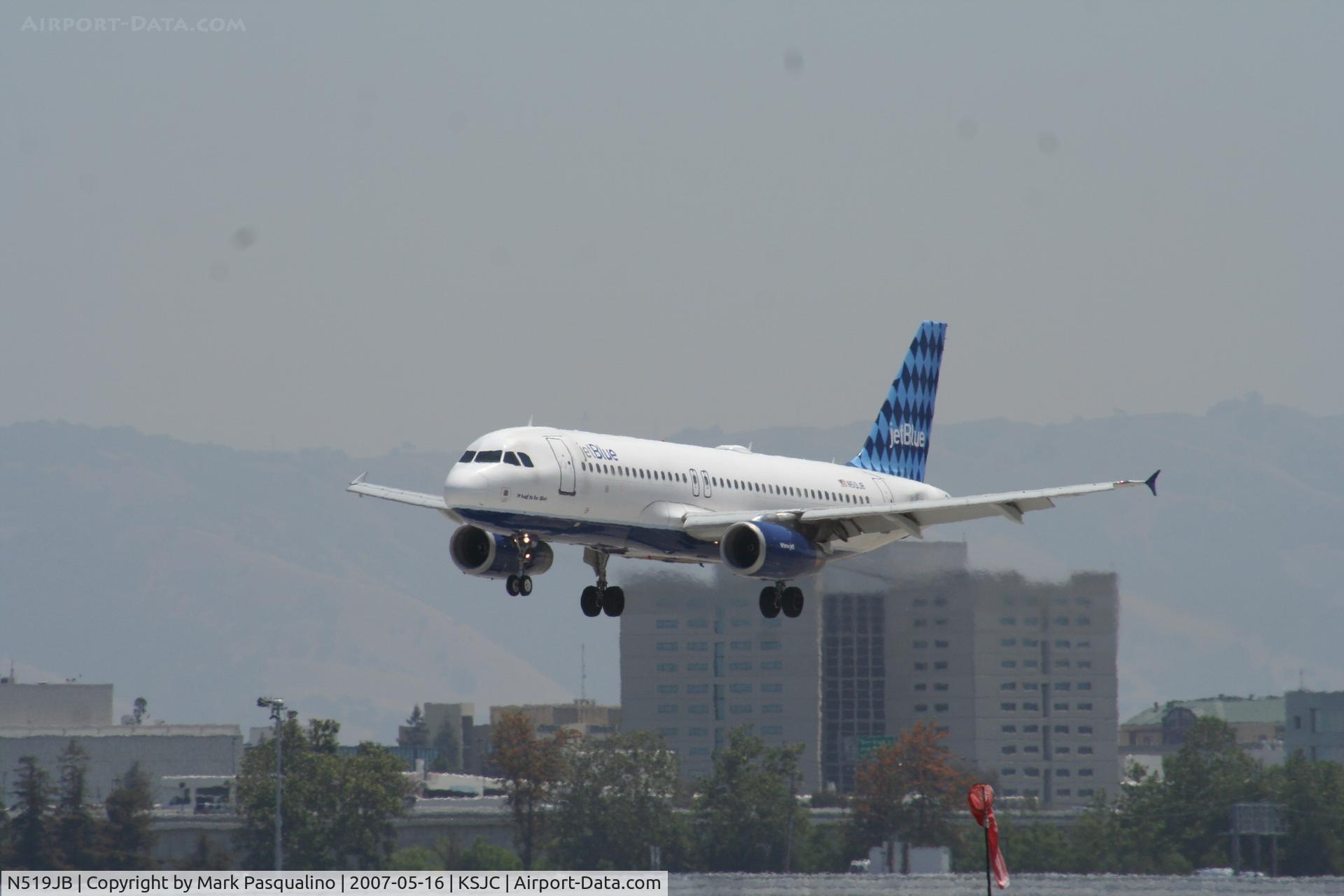 N519JB, 2001 Airbus A320-232 C/N 1398, Airbus A320
