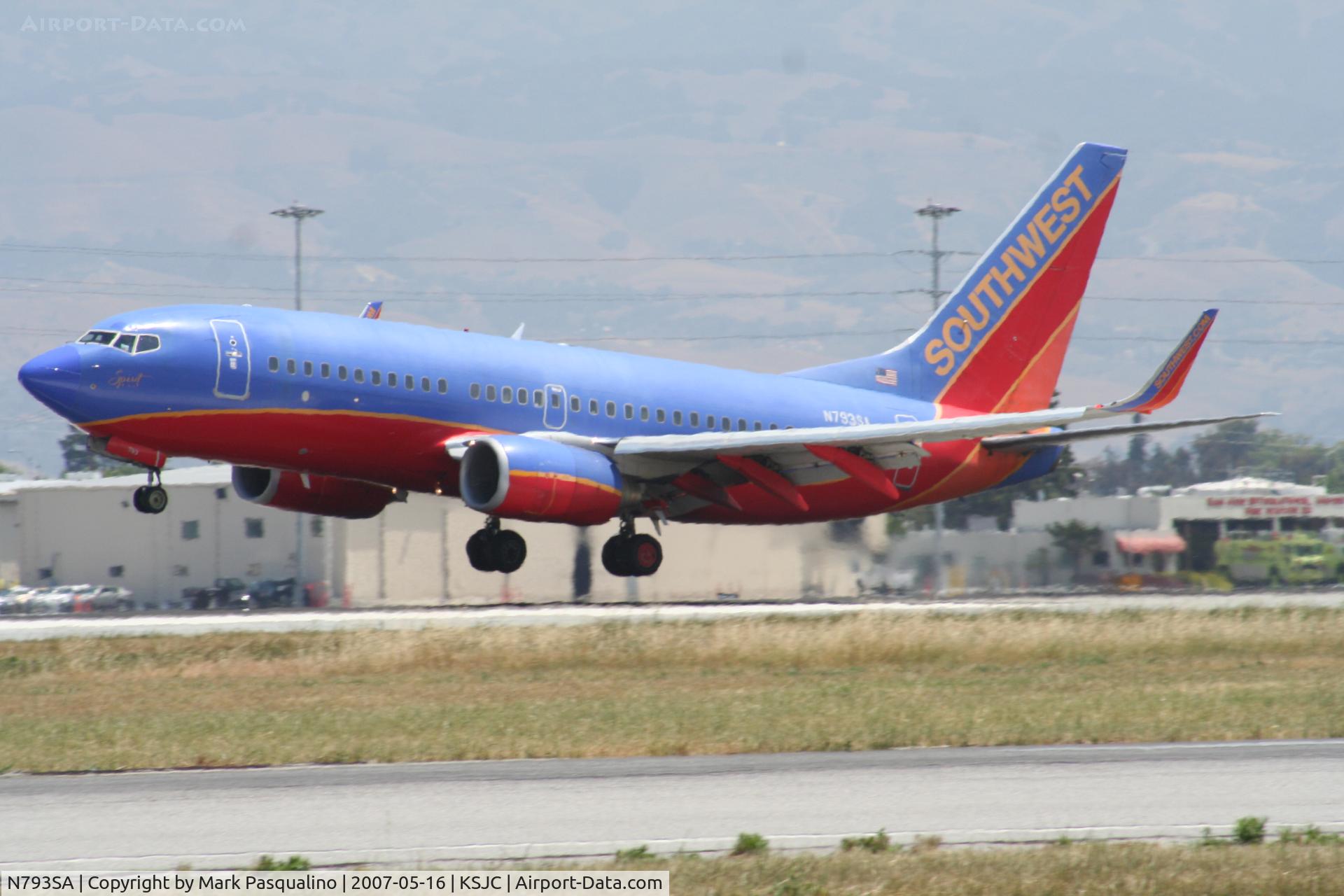 N793SA, 2001 Boeing 737-7H4 C/N 27888, Boeing 737-700