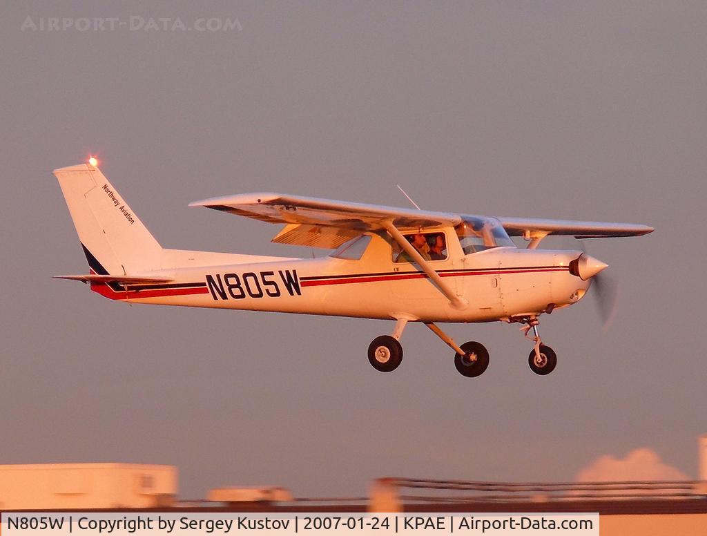 N805W, Cessna 152 C/N 15280190, A training flight at Paine Field