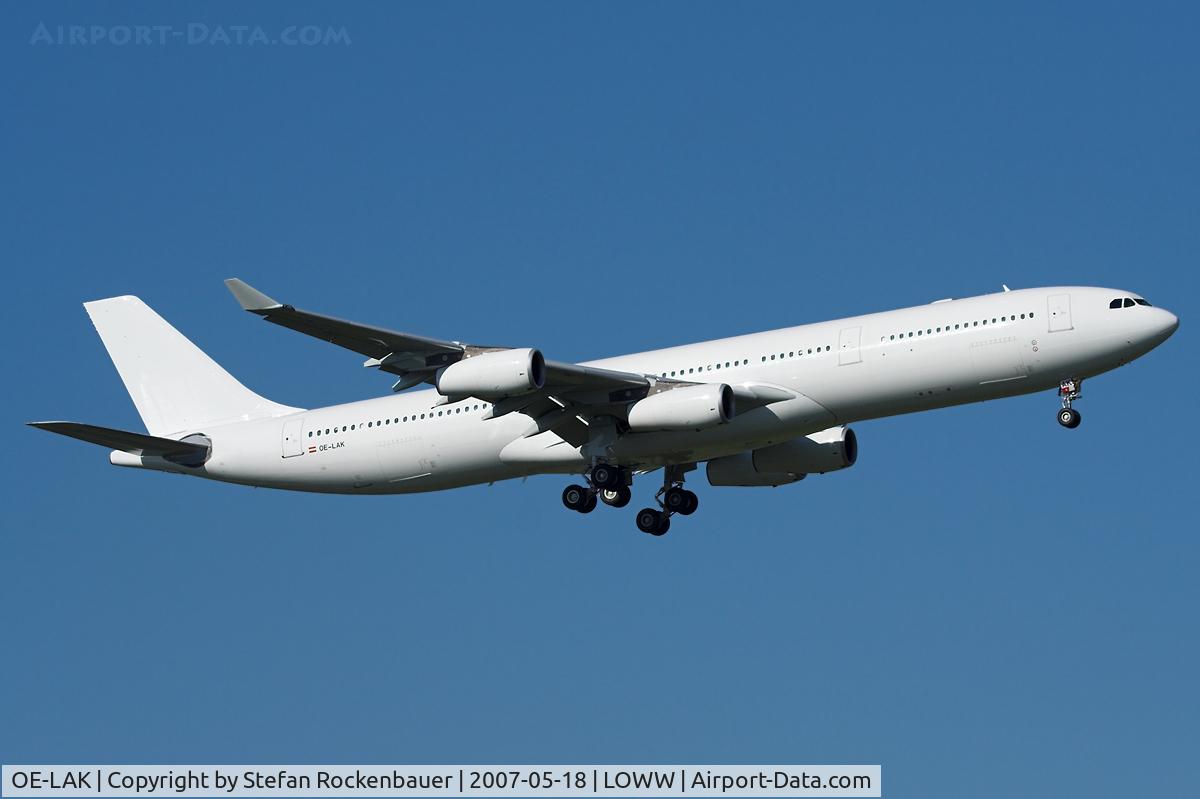 OE-LAK, 1997 Airbus A340-313 C/N 169, Austrian A340.