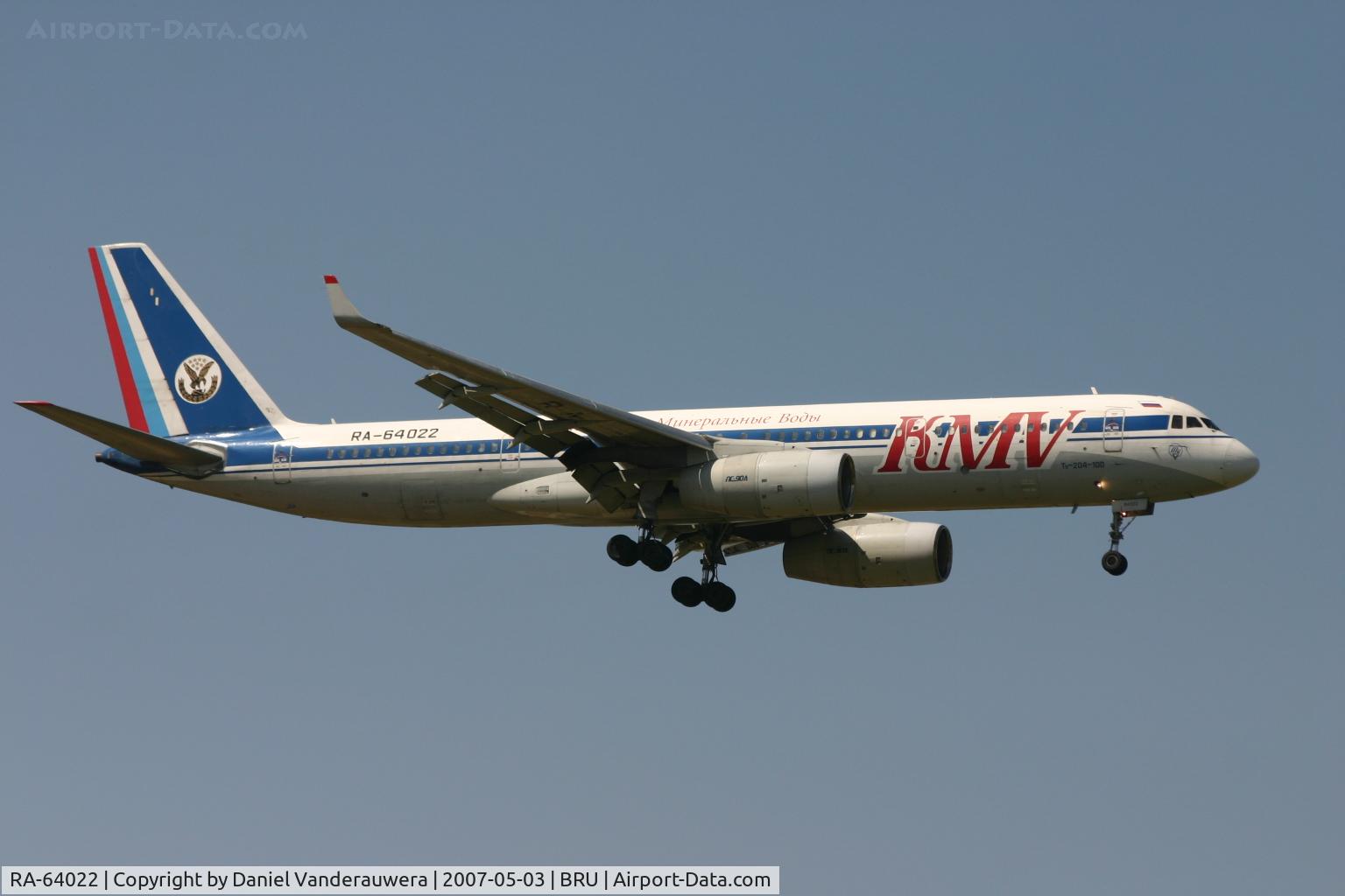 RA-64022, 1999 Tupolev 204-100 C/N 1450743164022, flight MVD9051 is descending to rwy 02