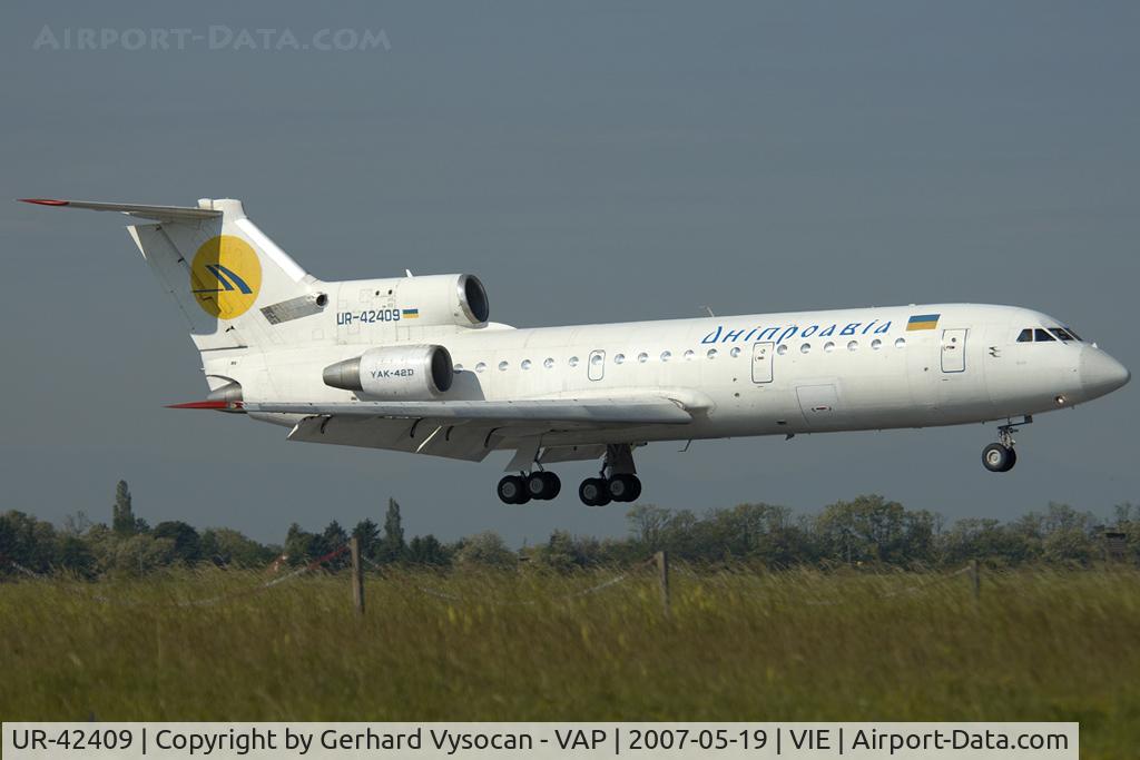 UR-42409, 1992 Yakovlev Yak-42D C/N 4520421216709, YAK-42D