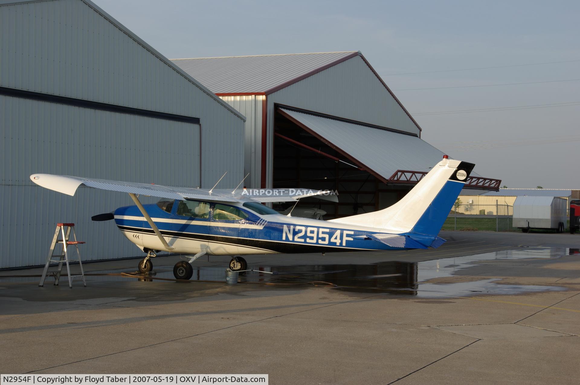 N2954F, 1966 Cessna 182J Skylane C/N 18257054, Getting a Bath at OXV