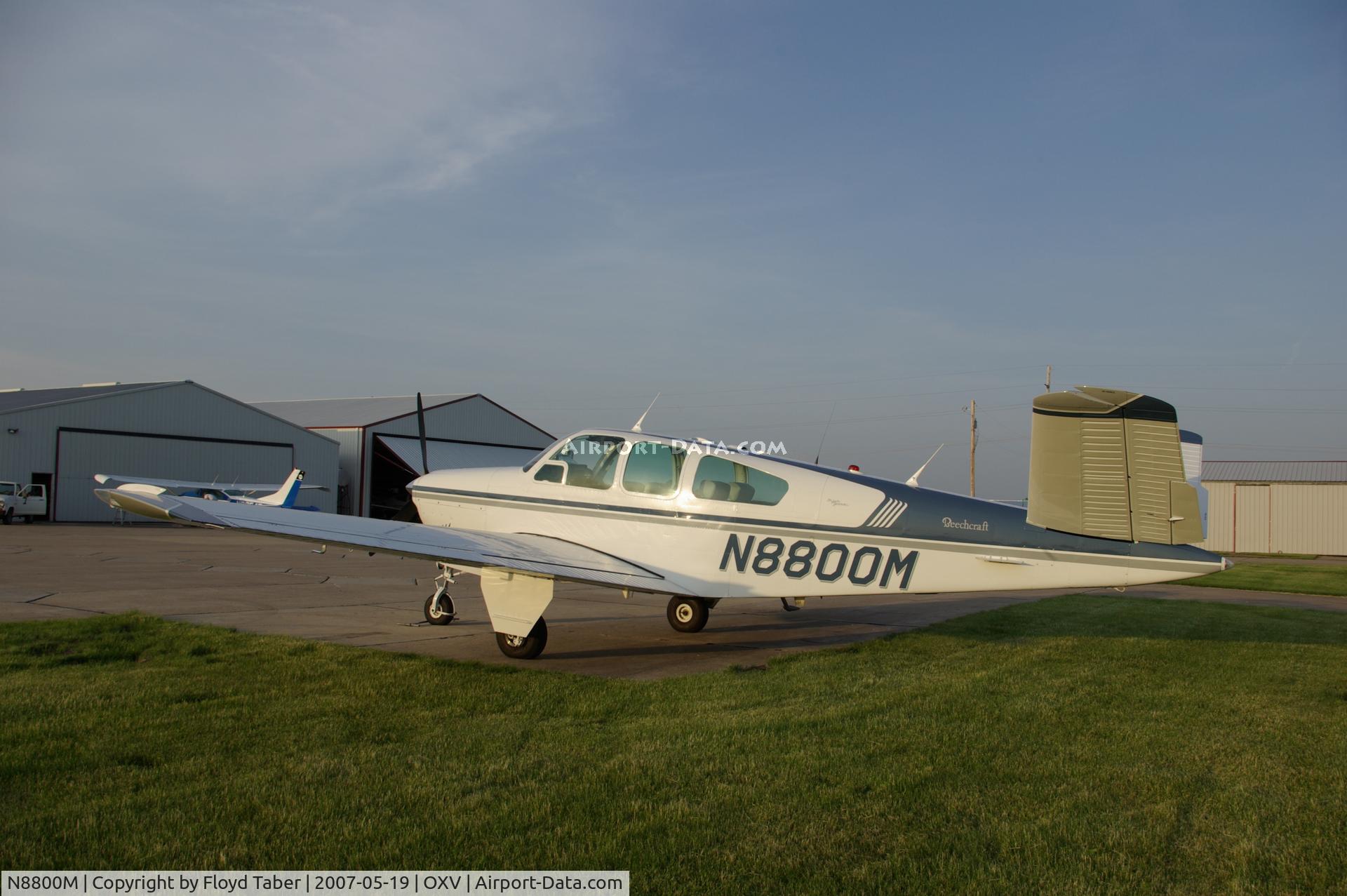 N8800M, 1964 Beech S35 Bonanza C/N D-7324, A night at the Races