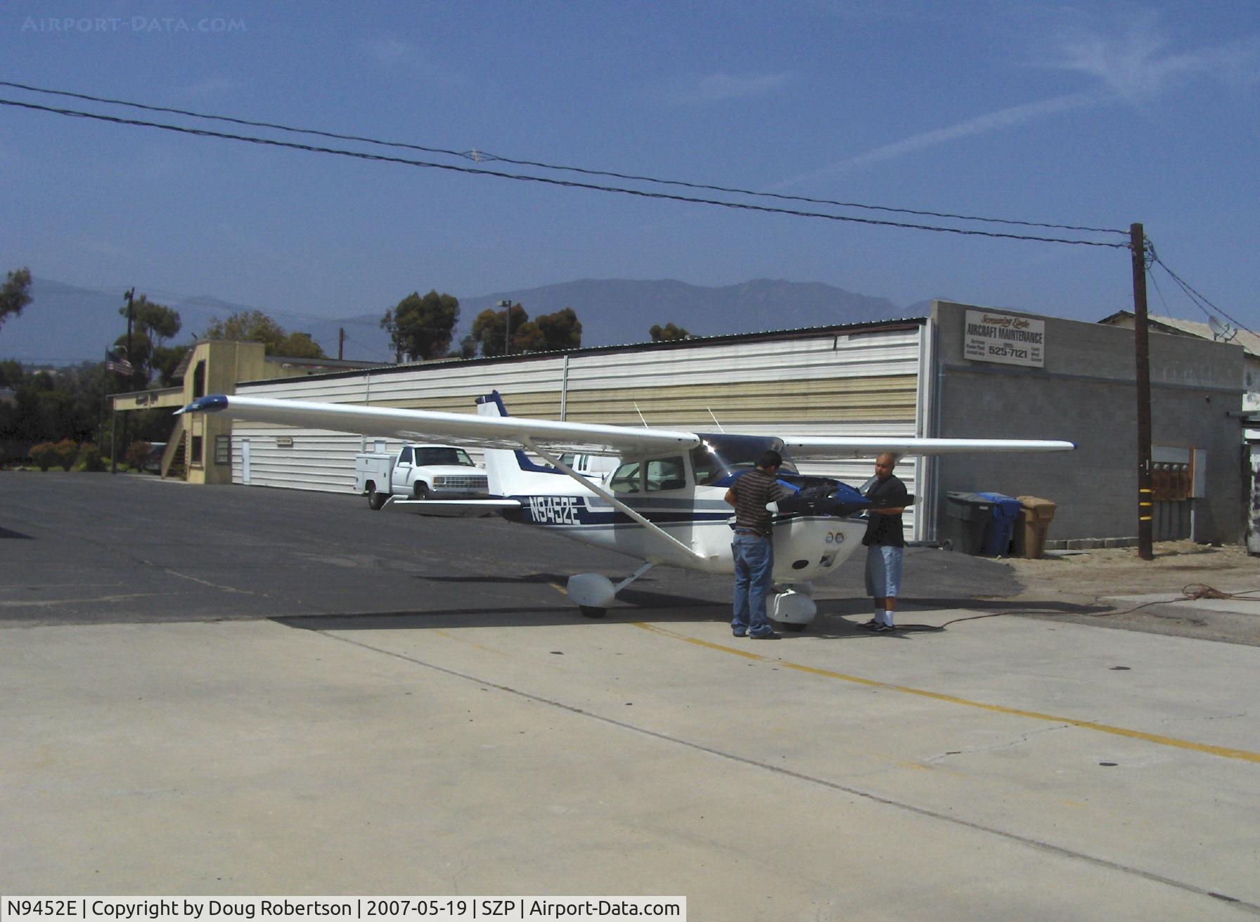 N9452E, 1979 Cessna 172N C/N 17272268, 1979 Cessna 172N, Lycoming O-320-H2AD 160 hp, cowl reassembly