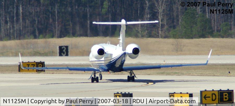 N1125M, 1983 Gates Learjet 55 C/N 55-065, Lear making her way to the runway
