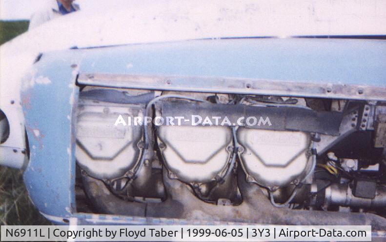 N6911L, 1965 Cessna 310K C/N 310K0011, Sitting at the end of runway 14 at 3Y3 abandoned 1999