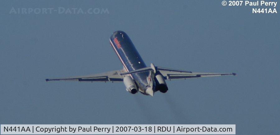 N441AA, 1987 McDonnell Douglas MD-82 (DC-9-82) C/N 49460, Off she goes, into the mild blue yonder