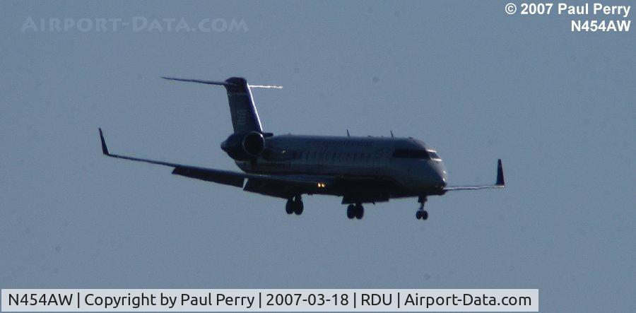 N454AW, 2003 Bombardier CRJ-200LR (CL-600-2B19) C/N 7842, Another of the Air Wisconsin birds coming in