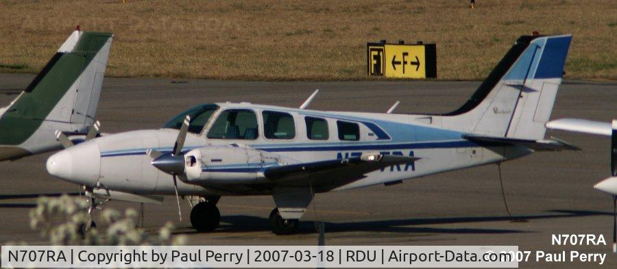N707RA, 1972 Beech 58 Baron C/N TH-257, Beech twin hanging out in NC