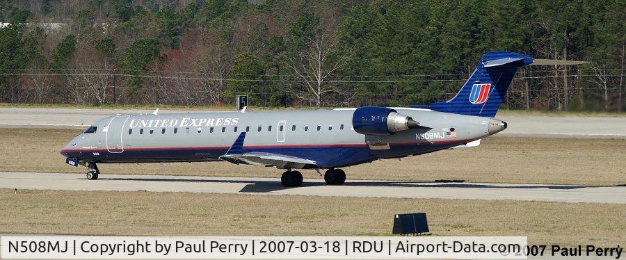N508MJ, 2003 Bombardier CRJ-700 (CL-600-2C10) Regional Jet C/N 10087, Coming back to the terminal, seems she had some problems