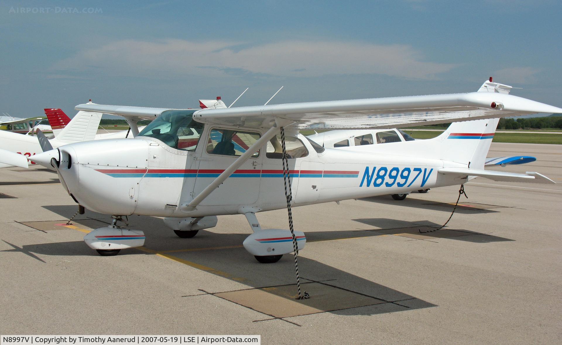 N8997V, 1974 Cessna 172M C/N 17264352, Attending the Deke Slayton Airfest in La Crosse, WI