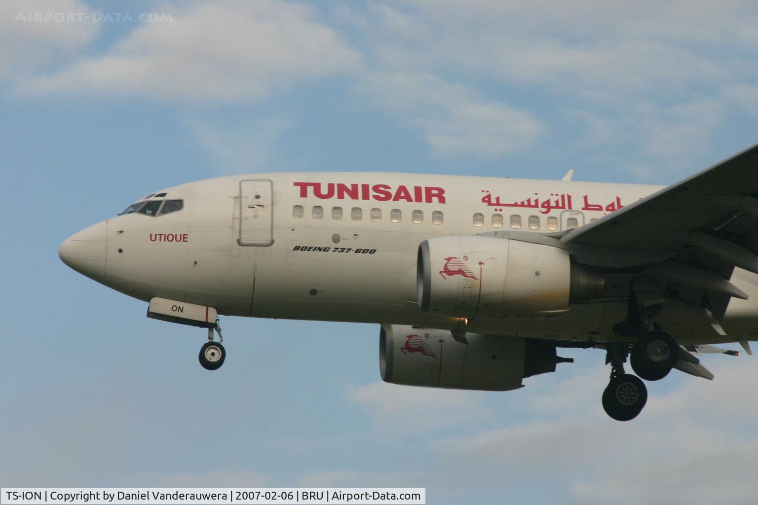 TS-ION, 2000 Boeing 737-6H3 C/N 29499, arrival of flight TU726