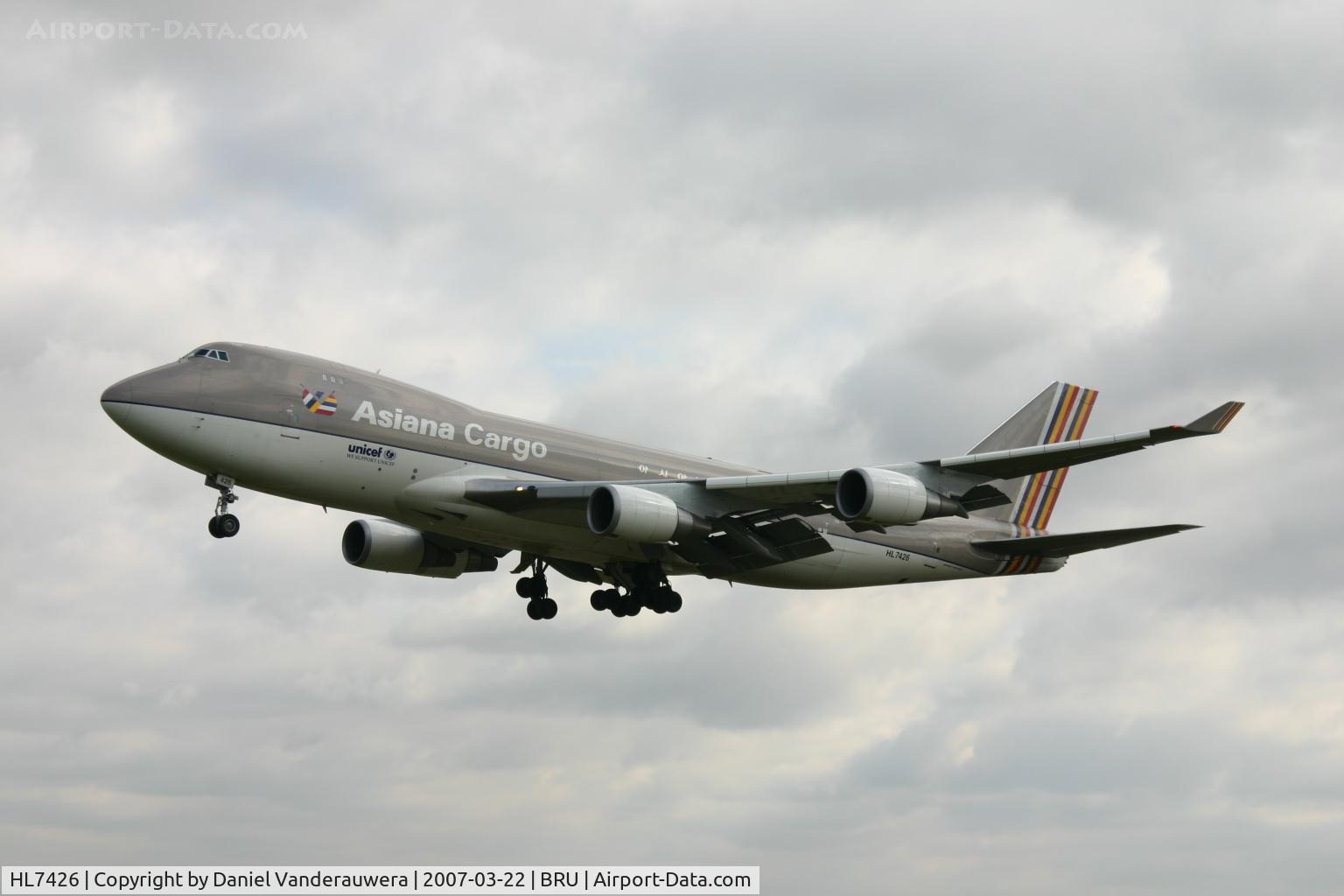 HL7426, 1999 Boeing 747-48EF/SCD C/N 27603, descending to rwy 02