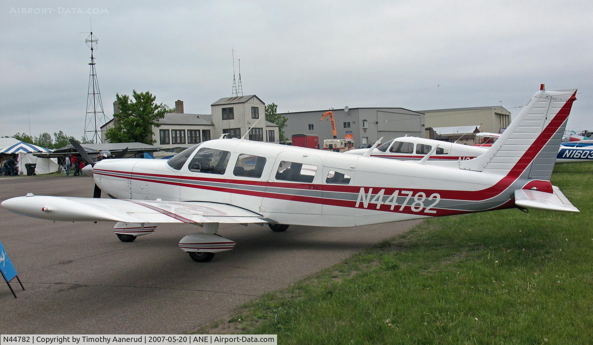 N44782, 1974 Piper PA-32-260 Cherokee Six C/N 32-7500002, Discover Aviation Days 2007, Cherokee Flying Club