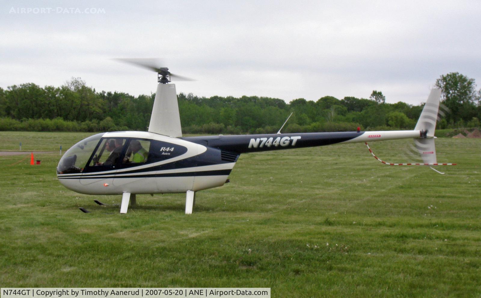 N744GT, 1999 Robinson R44 C/N 0624, Discover Aviation Days 2007