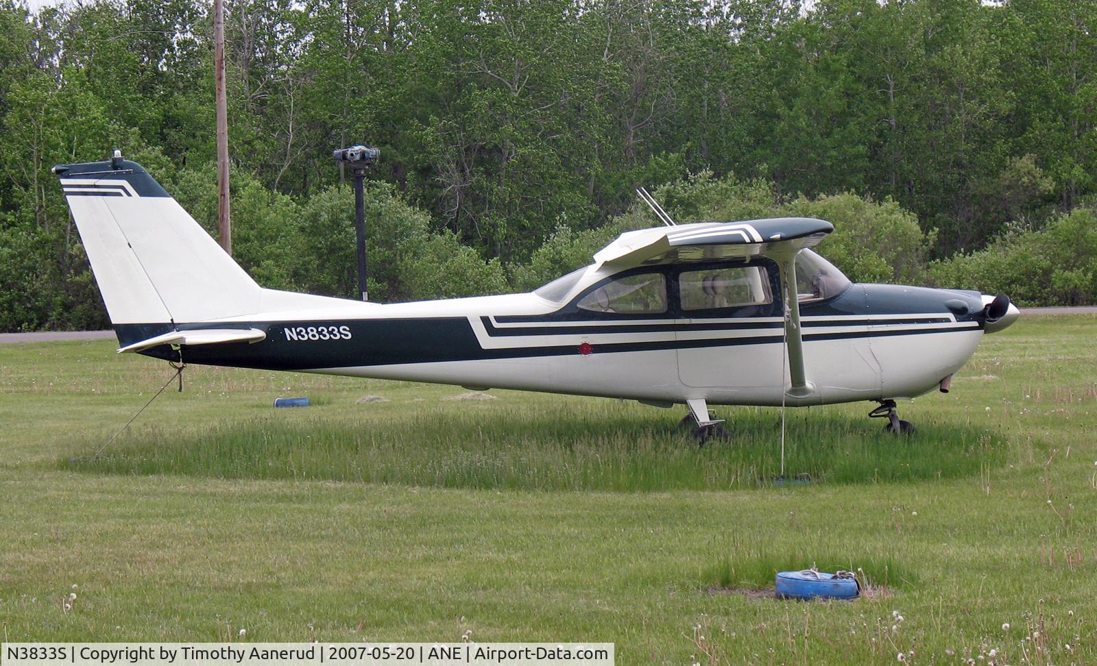 N3833S, 1963 Cessna 172E C/N 17251033, Parked at Anoka County